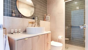 Apartment | Bathroom | Towels