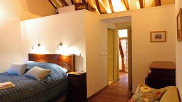 5 Schlafzimmer, Bügeleisen/Bügelbrett, WLAN, Bettwäsche