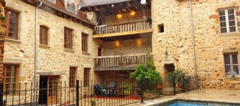 Holiday Home 'L'ancien Collège' with Private Pool, Wi-Fi and Air Conditioning