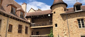 Holiday Home 'L'ancien Collège' with Private Pool, Wi-Fi and Air Conditioning