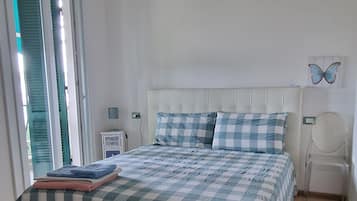 3 dormitoris, planxa i posts de planxar, wifi i roba de llit