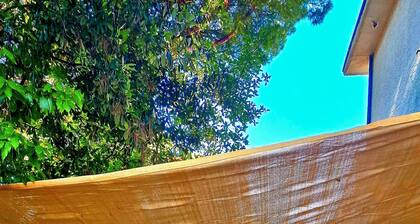 Ferienhaus 'Su 3 Piani Con Giardino' mit privatem Garten, Balkon und WLAN