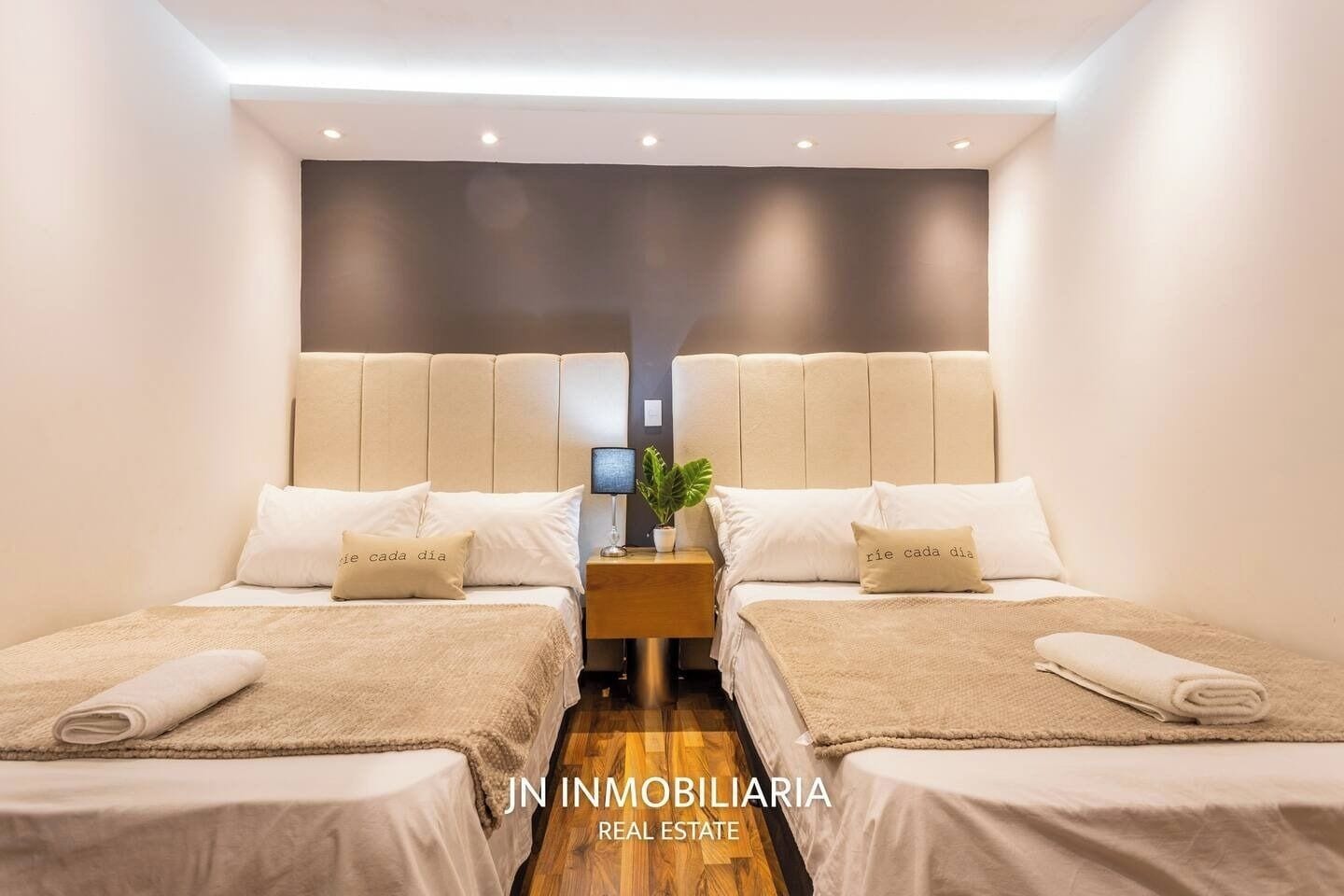 Appartement Deluxe, vue jardin | Bureau, espace de travail pour ordinateur portable, rideaux occultants