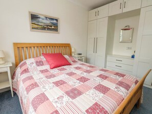 4 kamar tidur dan didekorasi berbeda-beda