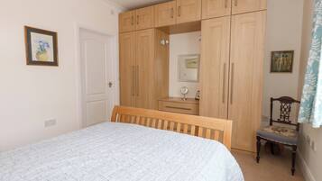 4 bedrooms, individually decorated, individually furnished, free WiFi