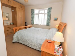 4 habitaciones, decoración personalizada y muebles diferentes 