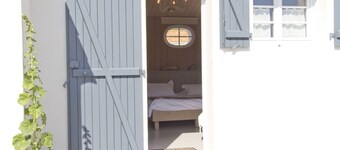 'Le Clos De La Combe - Noirmoutier' Guest Room with Shared Pool, Terrace & Wi-Fi