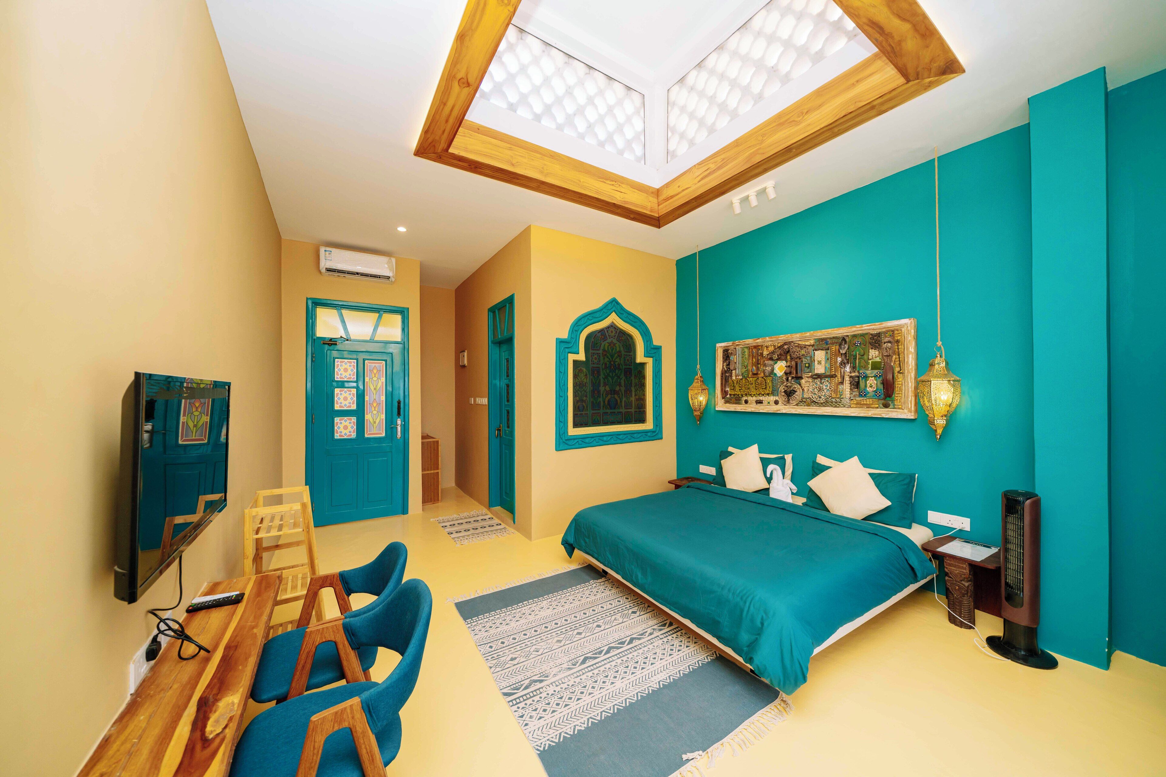 Individually decorated, individually furnished, desk, laptop workspace