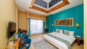 Deluxe Double Room, Balcony, Partial Sea View | Individually decorated, individually furnished, desk, free WiFi