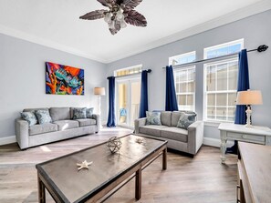 Living area - Knee Deep (Panama City Beach)