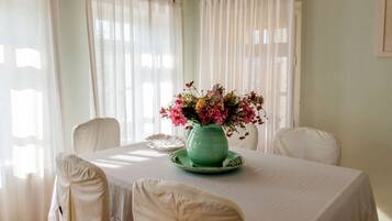 Vila, patio, pemandangan kota | Area keluarga