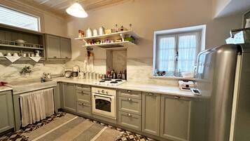 Villa, Patio, City View | Private kitchen | Electric kettle