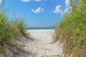 House, Multiple Beds (3B - Livin' La Villa Loca) | Beach