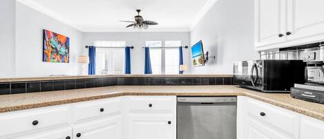 House, Multiple Beds (Livin' La Villa Loca) | Private kitchen