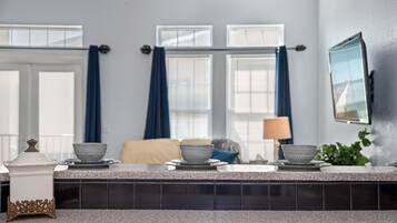 Casa, varias camas (3B - Livin' La Villa Loca) | Interior