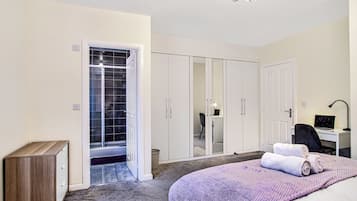 4 Schlafzimmer, Bügeleisen/Bügelbrett, kostenloses WLAN, Bettwäsche