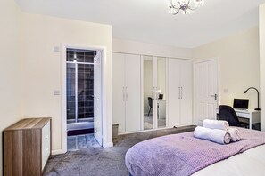 4 Schlafzimmer, Bügeleisen/Bügelbrett, kostenloses WLAN, Bettwäsche