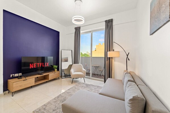 Apartamento conforto, 2 quartos, cozinha | Área de estar