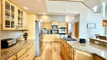 Townhome, Multiple Beds, Hot Tub, Mountain View (Fox Den at Emmett Lode) | Private kitchen