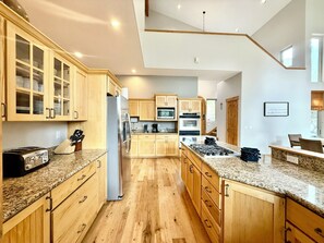 Maison mitoyenne, plusieurs lits, bain à remous, vue montagne (Fox Den at Emmett Lode) | Cuisine privée