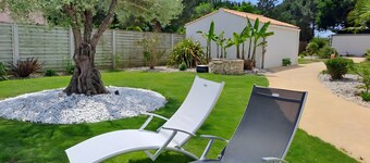 Le Clos De La Combe-Les Sables d'Olonne: Guest Room with Pool & Shared Kitchen