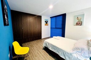 2 bedrooms, iron/ironing board, WiFi, bed sheets