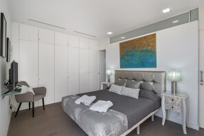 4 slaapkamers, een strijkplank/strijkijzer, wifi, beddengoed