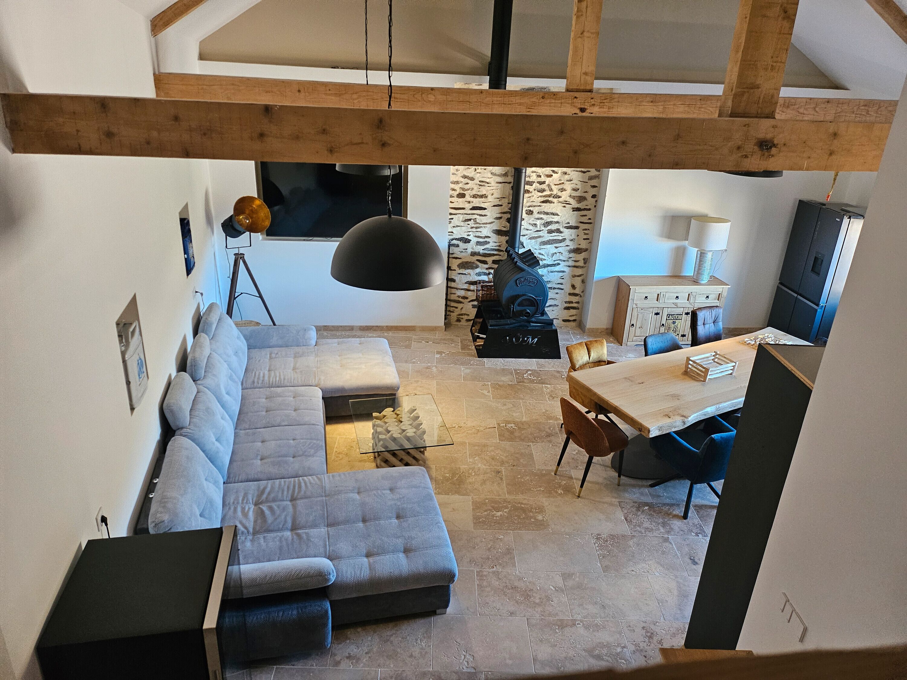 Télévision, cheminée