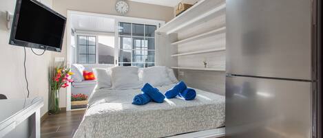 1 bedroom, iron/ironing board, WiFi, bed sheets