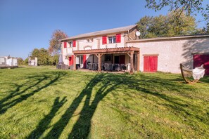 Exterior - Bed and Breakfast 'Toulouse Lautrec' with Shared Pool, Shared Garden and Wi-Fi (Le Fraysse)