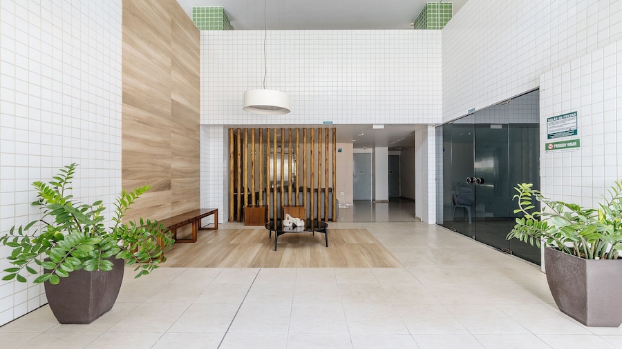 2 Bedroom Apartment 700 m From the Beach Mbr0108