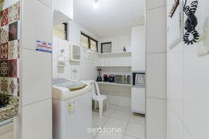 Basic Apartment | Private kitchen