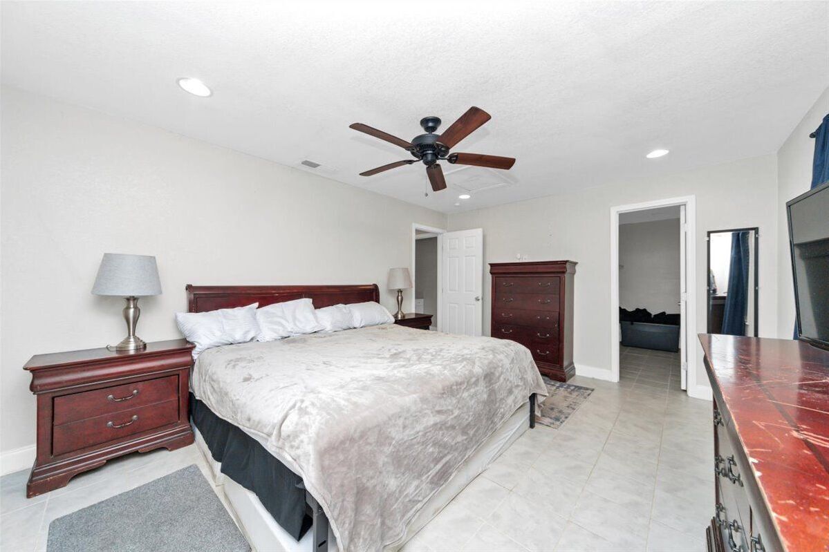 1 間睡房、書桌、熨斗/熨衫板、Wi-Fi