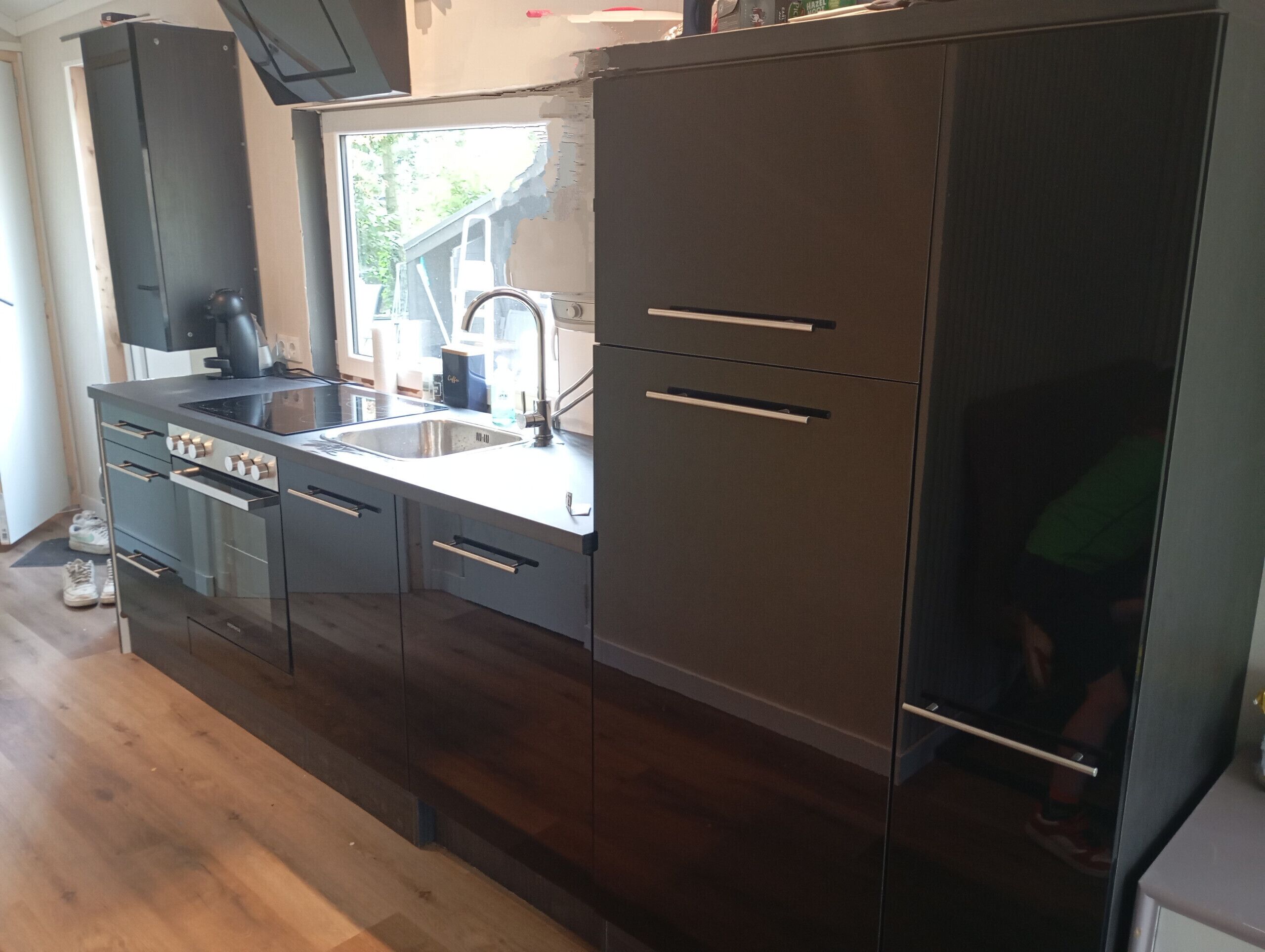 Fridge, oven, coffee/tea maker, cookware/dishes/utensils