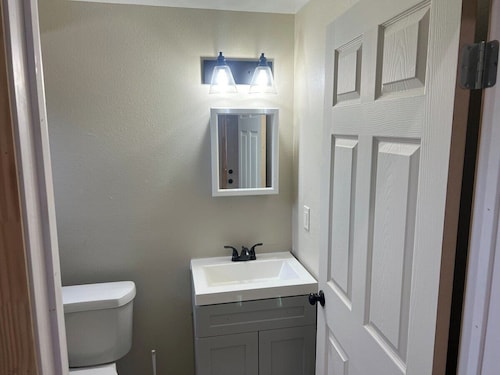 Cozy 1-bedroom A-framed Cabin in enjoyable Del Rio with AC!
