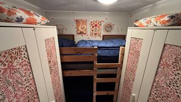 2 bedrooms