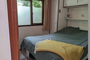 2 bedrooms