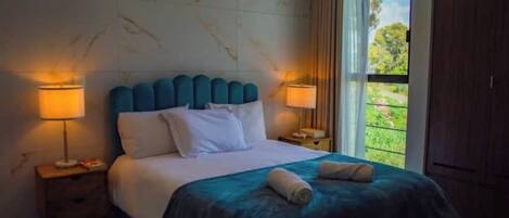 2 chambres, fer et planche à repasser, Wi-Fi, draps fournis