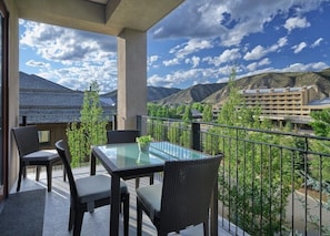 تناول الطعام بالخارج