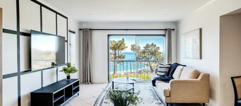 Chic 2bed in Camps Bay w Sea Views Bayview Rise