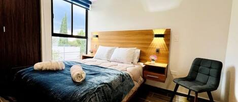 2 chambres, fer et planche à repasser, Wi-Fi, draps fournis