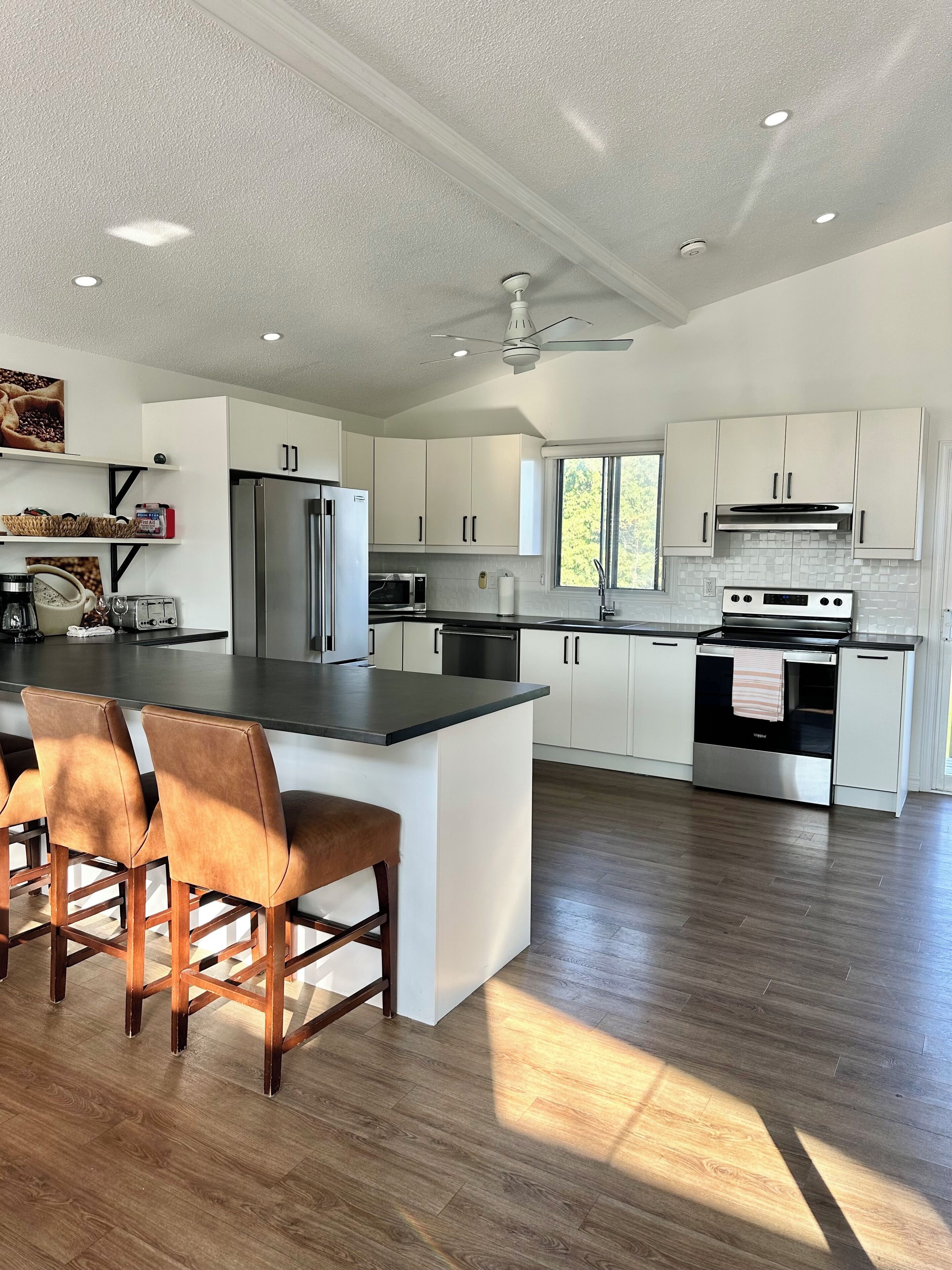 ميكروويف، فرن، موقد طهي مسطح، غسالة أطباق