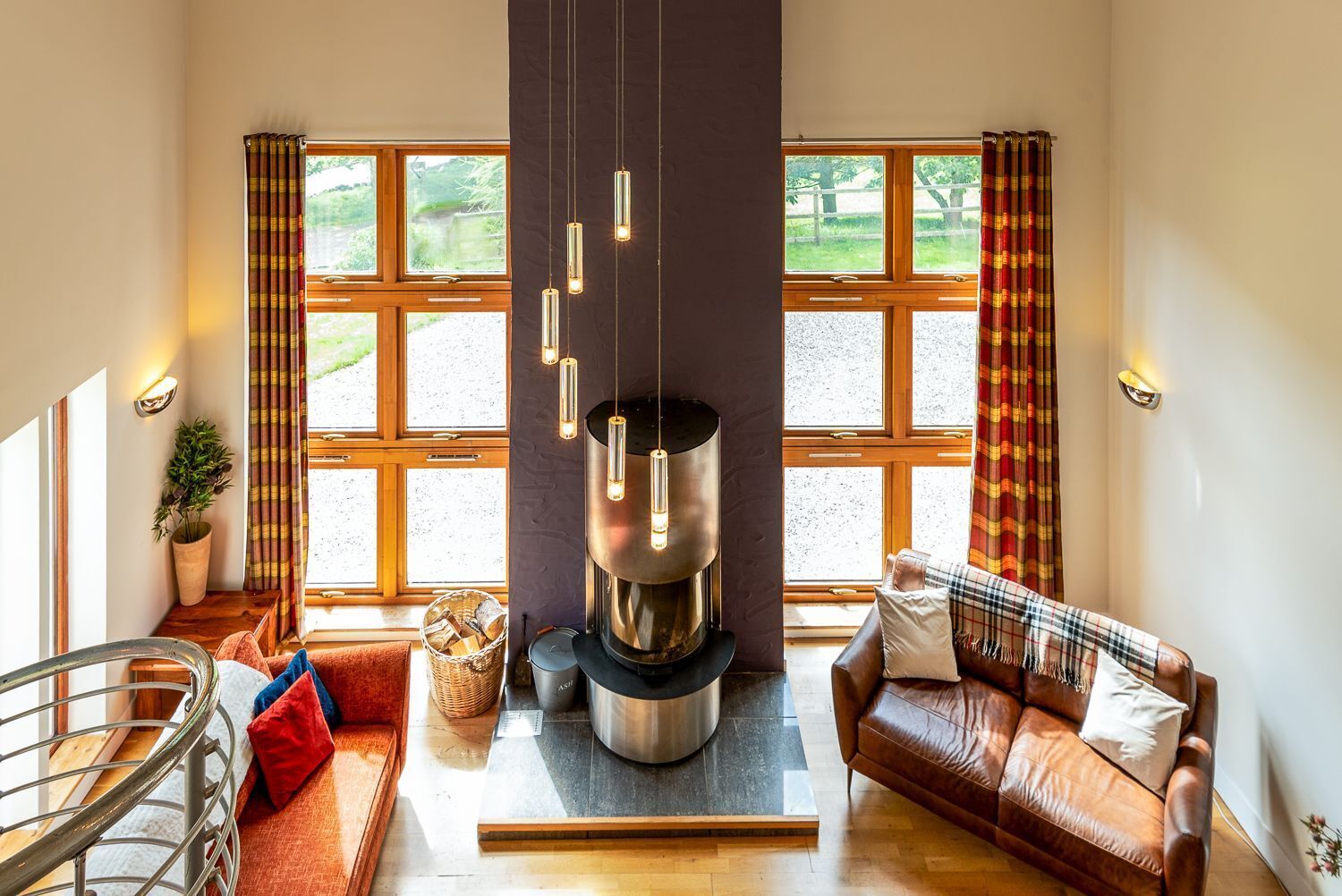 المنشأة من الداخل