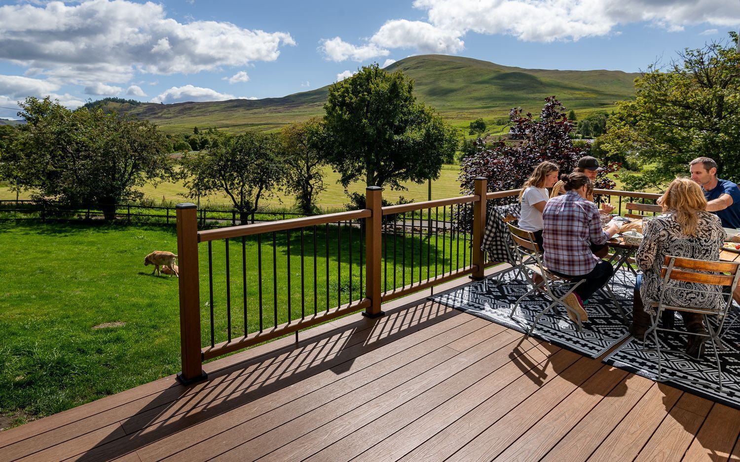 تناول الطعام بالخارج