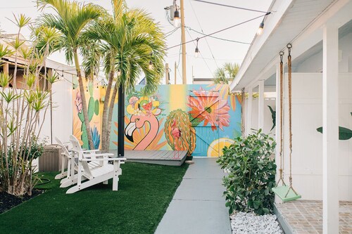 Private Beach Micro-Resort >1 mile to the beach  [ALL 4 Units] sleeps 18