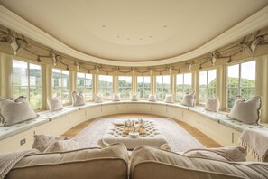 Spa - Drum Lodge - sleeps 15 guests  in 7 bedrooms (Nethybridge)