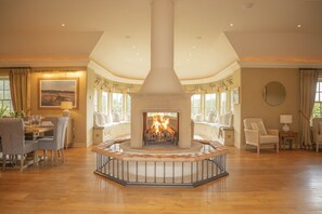 المنشأة من الداخل