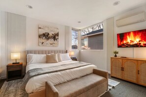 3 bedrooms, WiFi, bed sheets - Seattle Luxury | Space Needle | Walkable | Parking (Seattle)