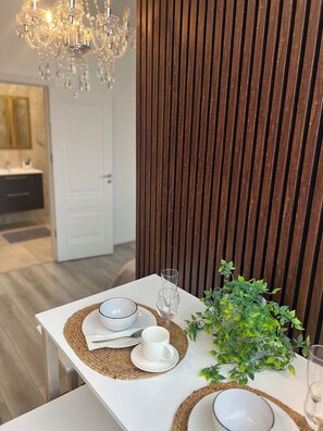 Chic Residence 2 | Blackout drapes, iron/ironing board, free wired internet - Chic Residence (Šiauliai)