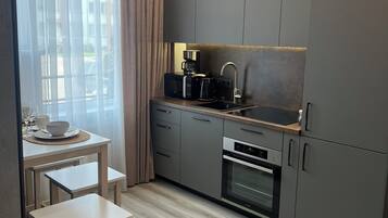 Comfort-Apartment, Gartenblick | Verdunkelungsvorhänge, Bügeleisen/Bügelbrett
